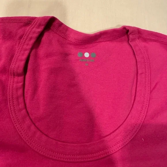U Necked Fuchsia T-shirt by Three Dots - Picture 3 of 3